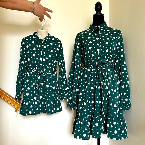 Dresses & Skirts - Mommy and Me dress set Women’s size M toddler size 5T